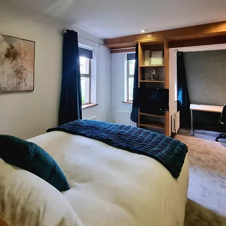 Brennan Court Guest Accommodation 3*