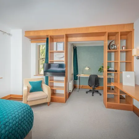 Гостевой дом Brennan Court Guest Accommodation