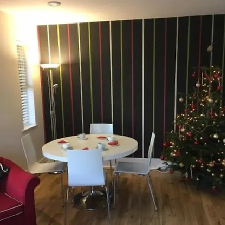 Brennan Court Guest בית הארחה