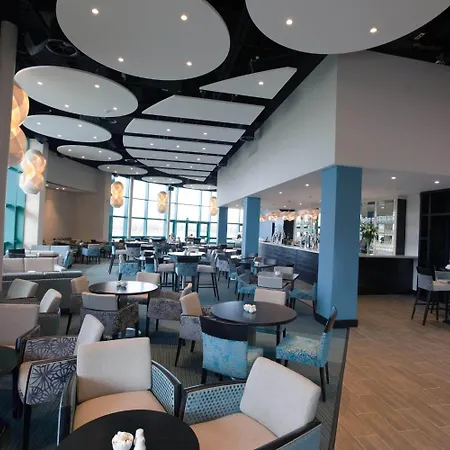 Brennan Court Guest 3*