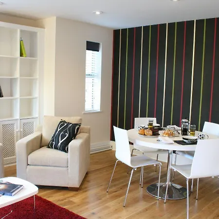 Brennan Court Guest בית הארחה