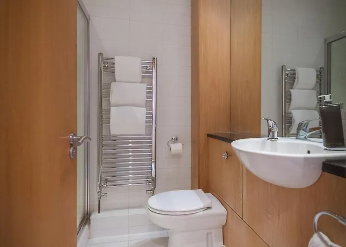 Brennan Court Guest 3*