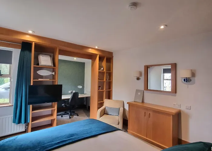 Гостевой дом Brennan Court Guest Accommodation Лимерик