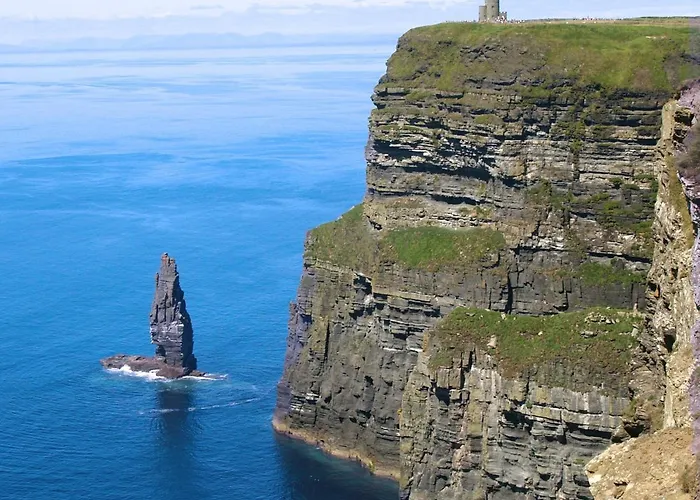 Brennan Court Guest 3*